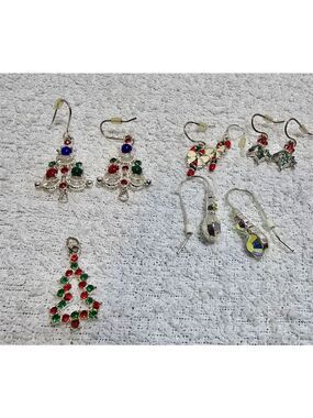 Women's Unbranded Christmas Themed Earrings One Size Silver Red